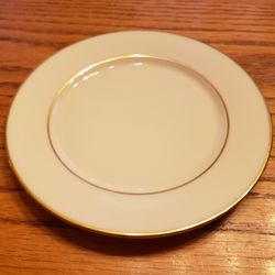 LENOX BREAD & BUTTER PLATES