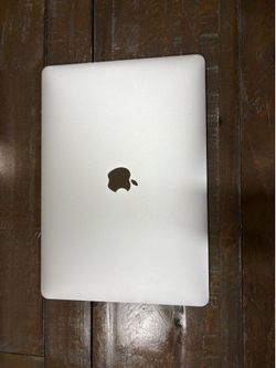Apple MacBook Pro 13” (2018) | Intel i5 | 8GB RAM | 256GB SSD | Touch Bar | Silver