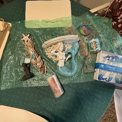 Bathroom decorations 