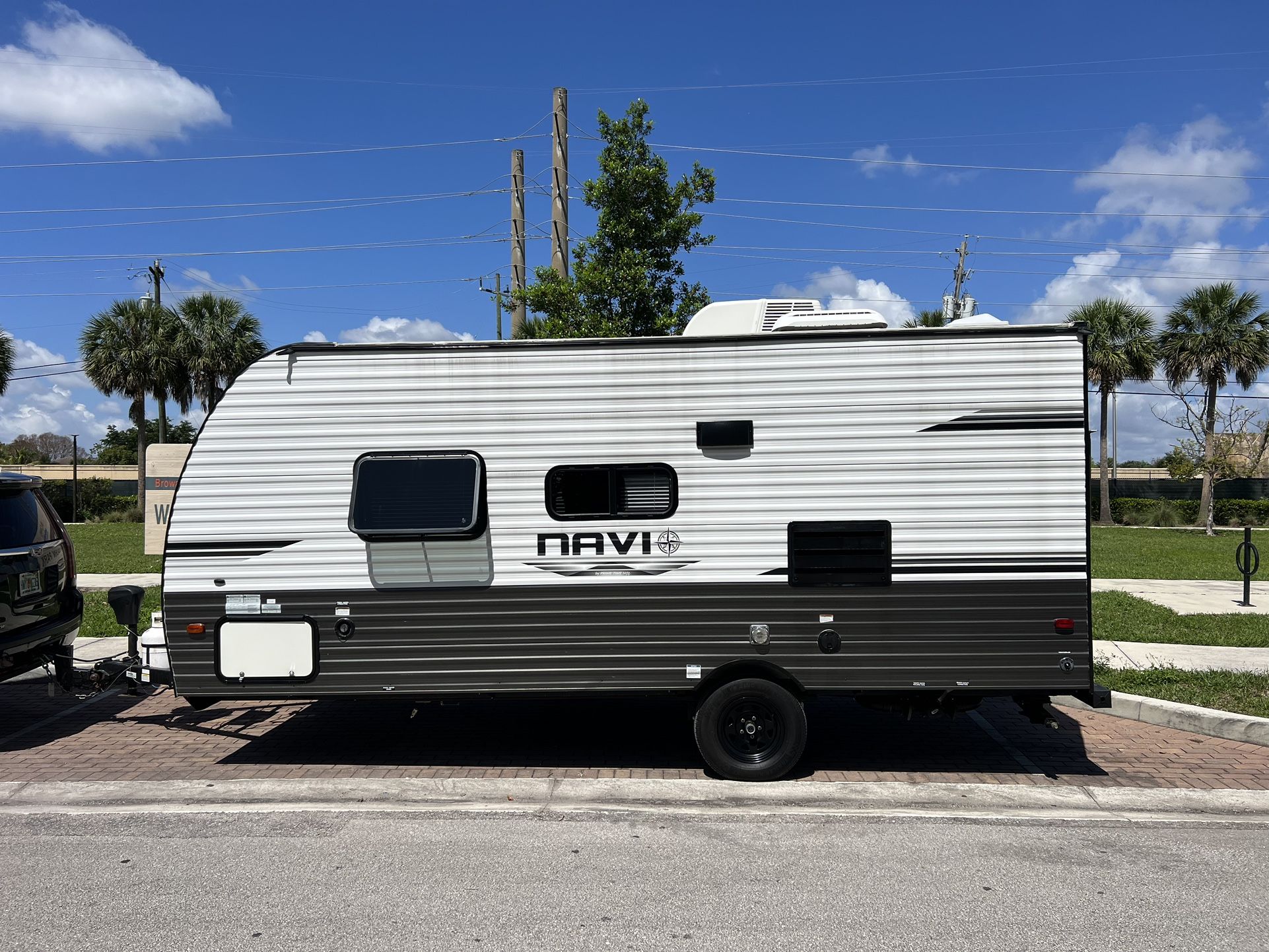 2020 21 Ft. NAVI Prime Time RV Travel trailer Camper for Sale in Fort