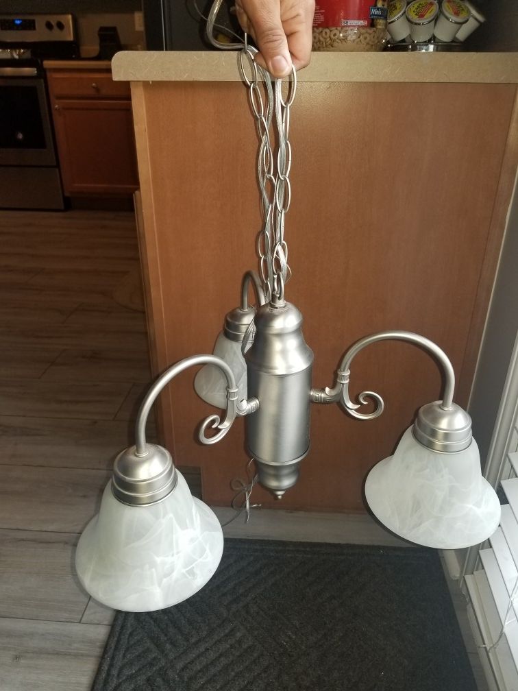 3 LIGHT CHANDELIER