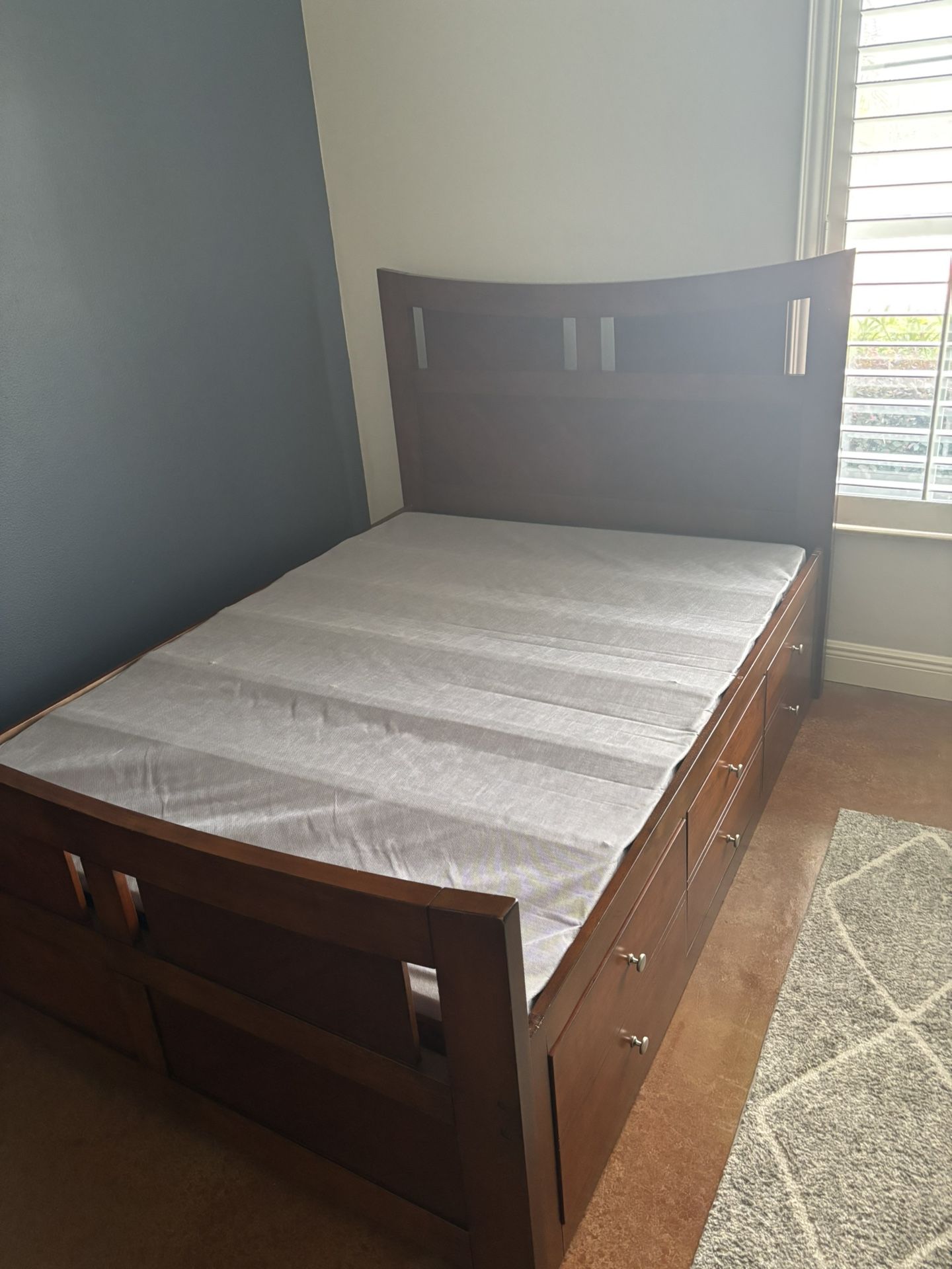 Full Size Bed (W/o The Mattress )