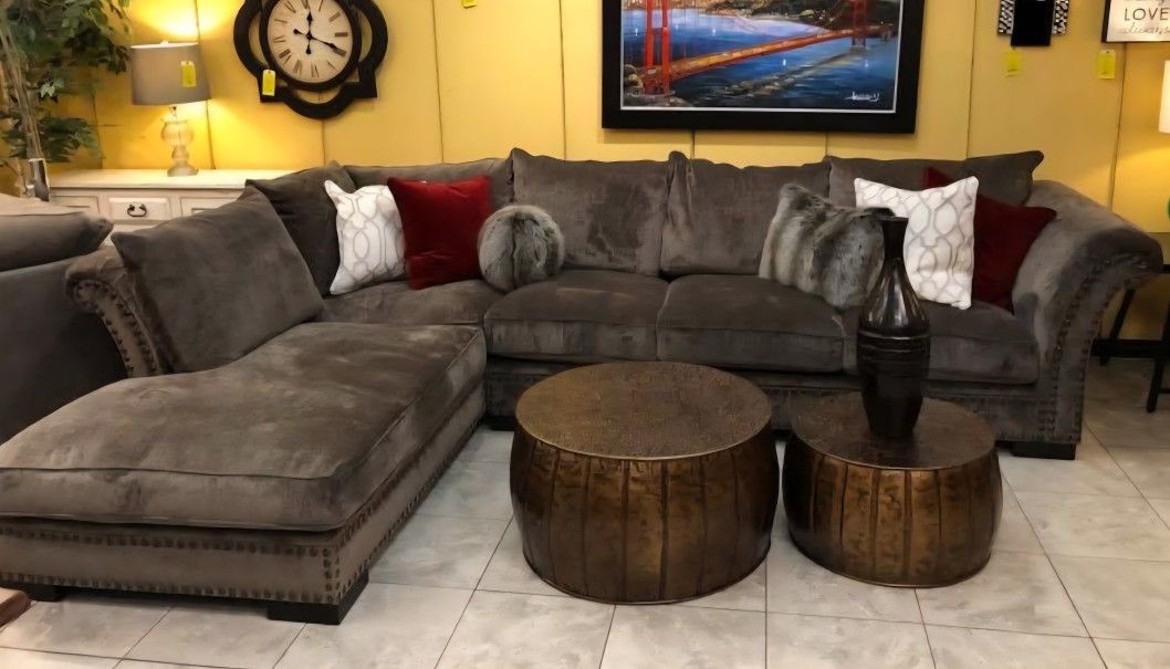 Designer Sectional Couch + FREE DELIVERY