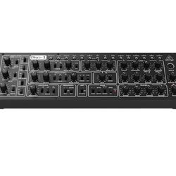 Behringer Pro-1 Synthesizer