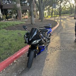 Yamaha R6 