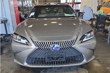 2021 Lexus ES 300h