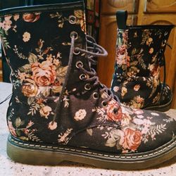 Boots, Flower Sz 8 1/2 $16