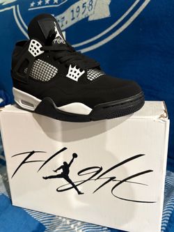 Jordan “ Thunder ⚡️ white” men’s size 9 & 10