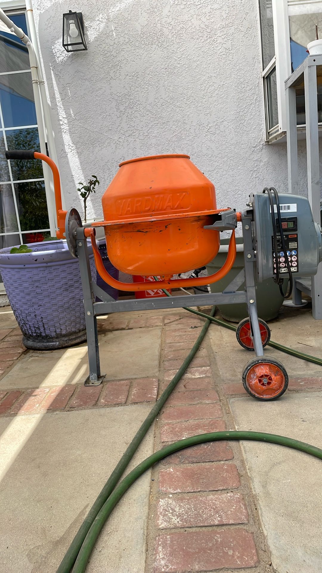 1.6 Cu Ft Yardmax Concrete Mixer