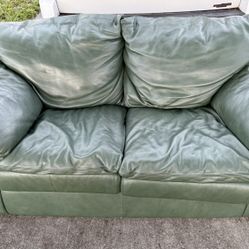 CLEAN LEATHER LOVESEAT! 