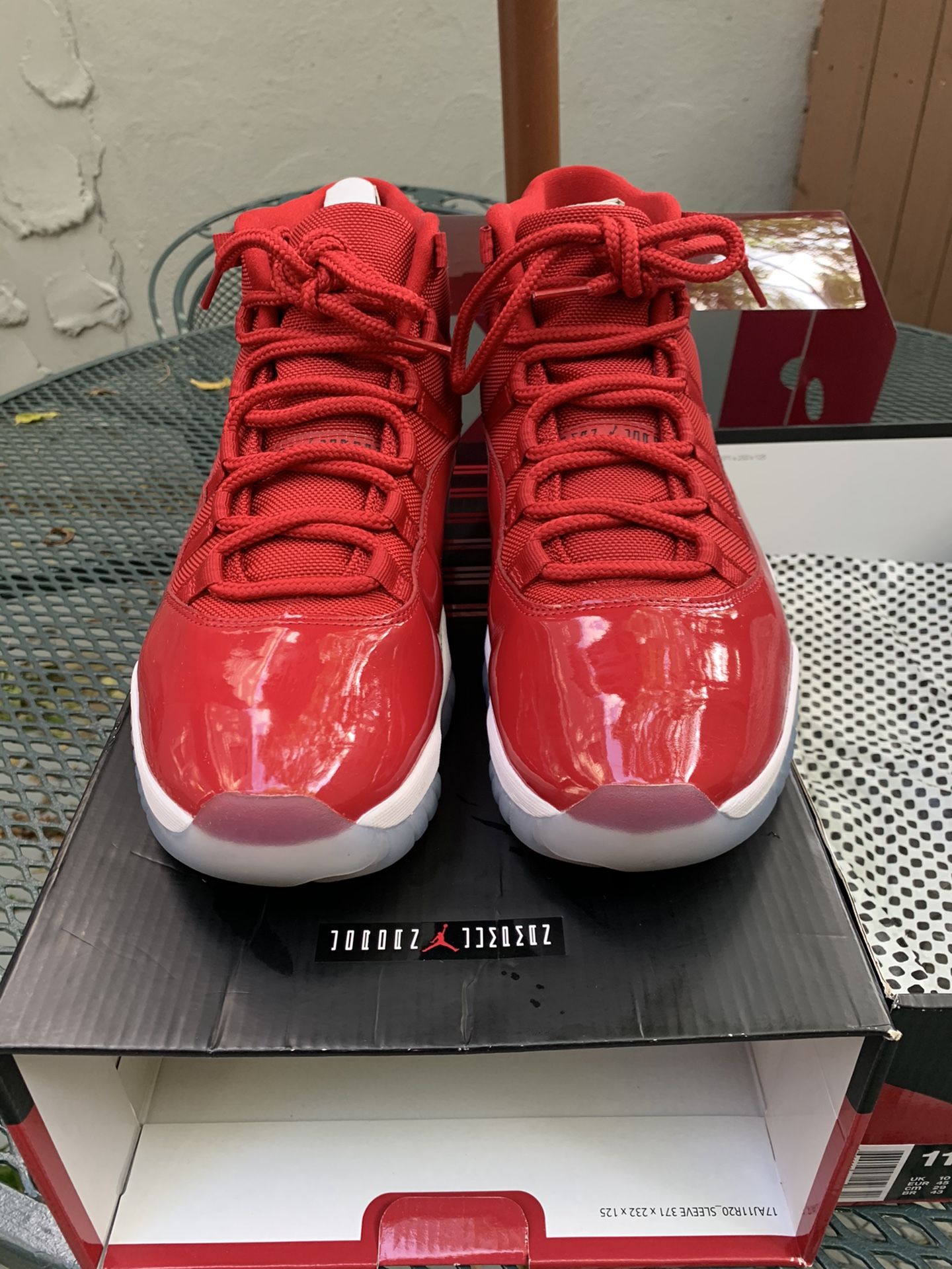 Jordan 11 win like 96 size 11