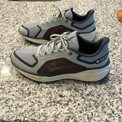 Nike Shoes - Size 10