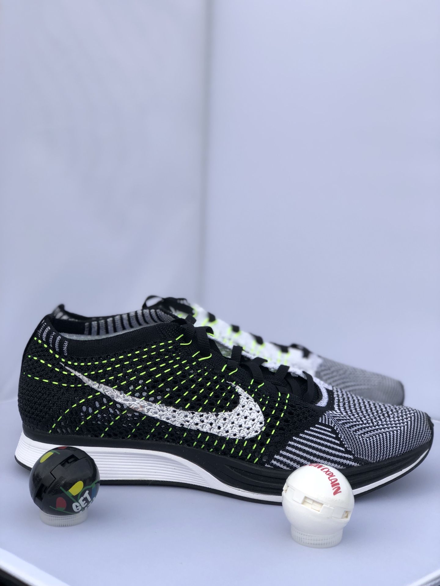 Nike Flyknit Racer Oreo Black White Volt Mens 13 Womens 14.5