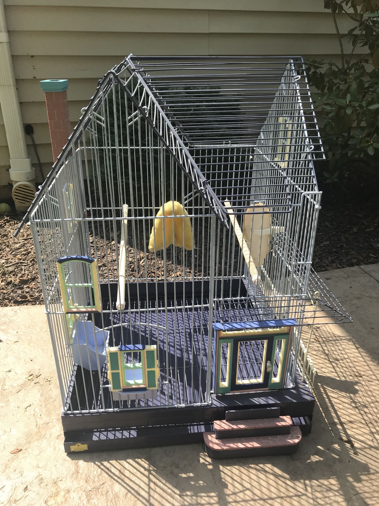 Featherstone Heights Bird Cage