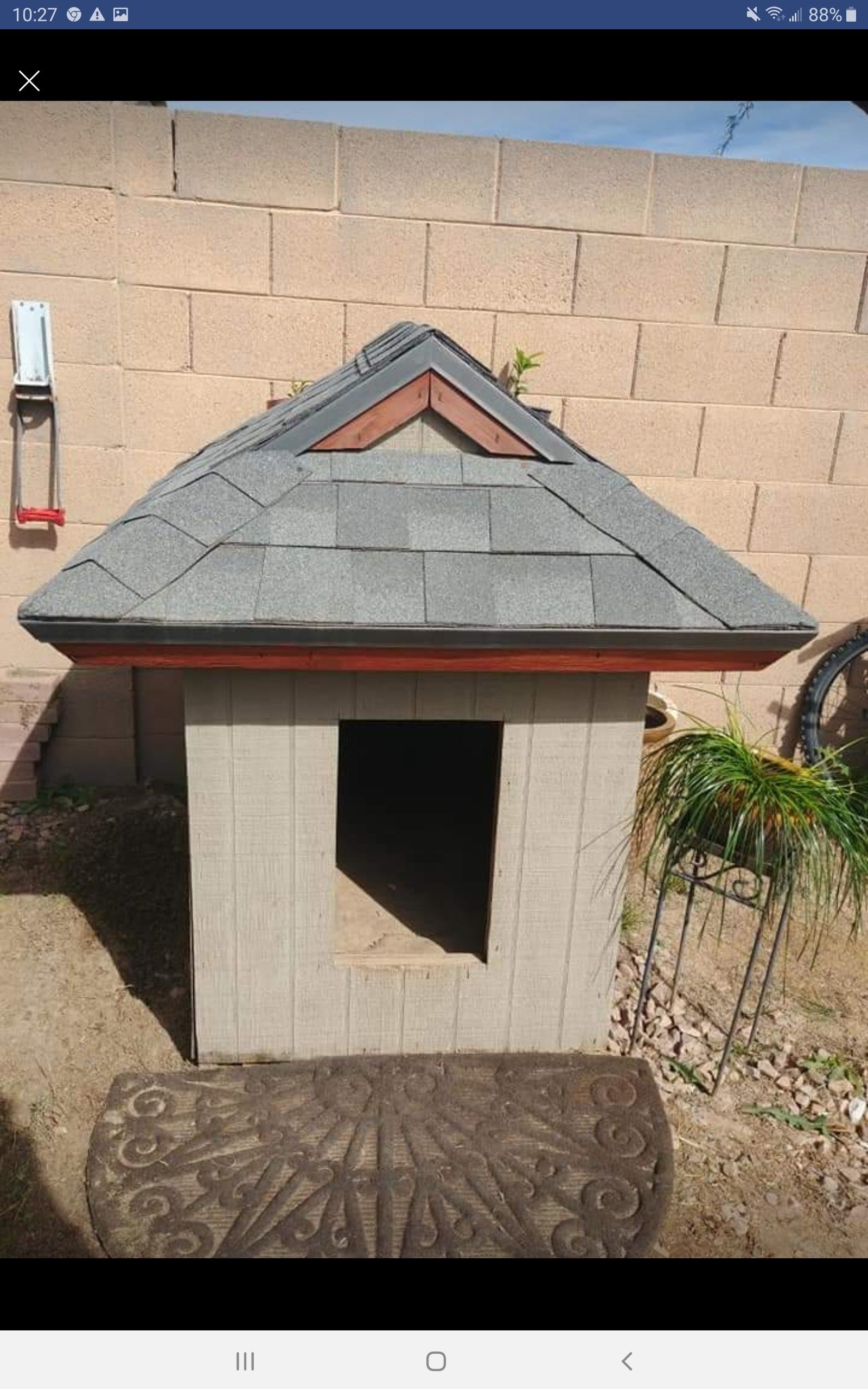 BEAUTIFUL DOG HOUSE.