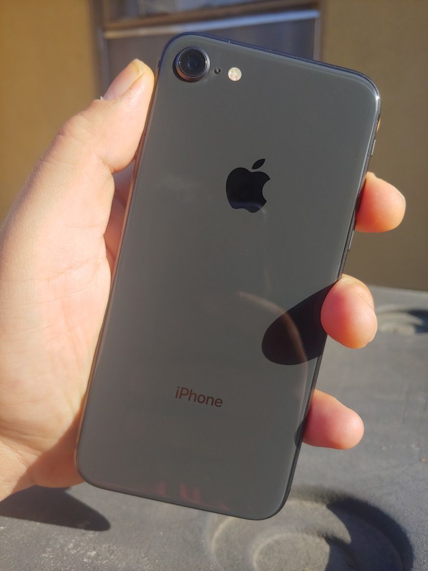 T-Mobile or Metropcs Unlocked Apple Iphone 8 64GB