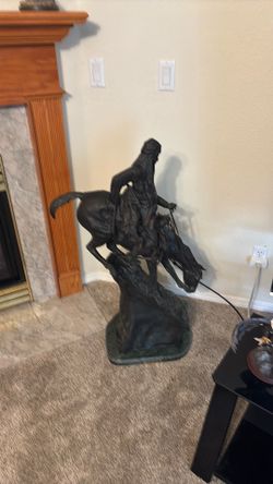 Mountain Man statue by Frederic Remington