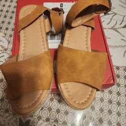Sandalias Size 5 O 51/2  New