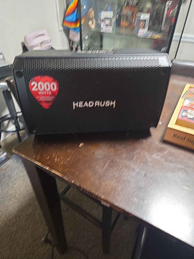 headrush 2000 watt speaker. guitar amp/speaker