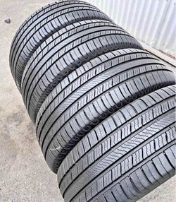 Set 235/65-18 Michelin con el 80% de vida