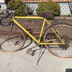 Vintage Schwinn Supersport Chicago Yellow Bicycle 10 Speed Bike 1970s