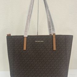 Michael Kors Large Signature Purse/Tote/Hangbag