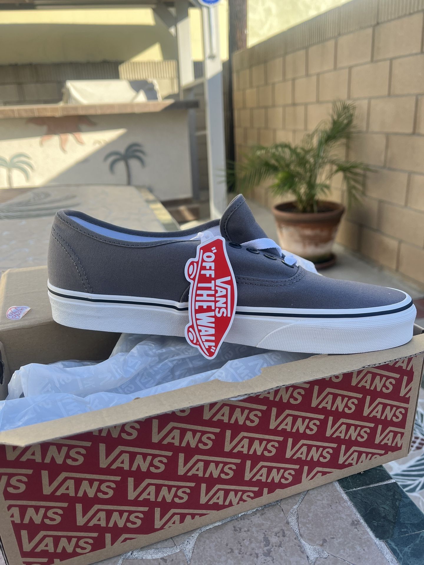 Vans , Authentic , Size 9