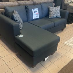 Asher Black 2pc Sectional 