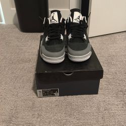 Jordan 4 Retro