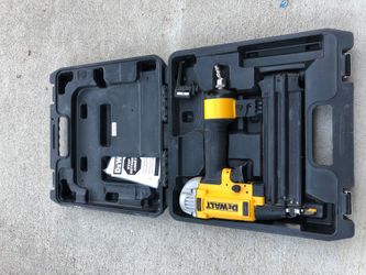 Dewalt pneumatic Brad nailer