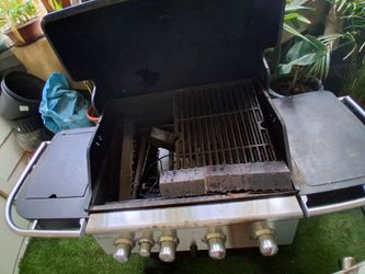 4-Burner Gas Charbroil BBQ Grill