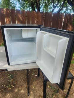 Hisense Mini Fridge