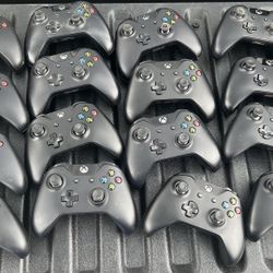 Xbox One Wireless Controllers 