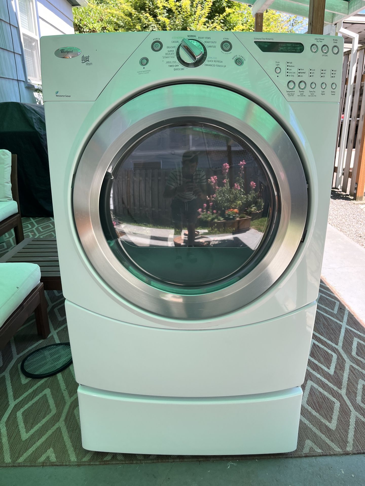 Whirlpool Electric Steam Dryer With Pedestal