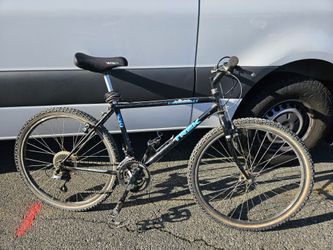 Trek 930 Mountain Bike