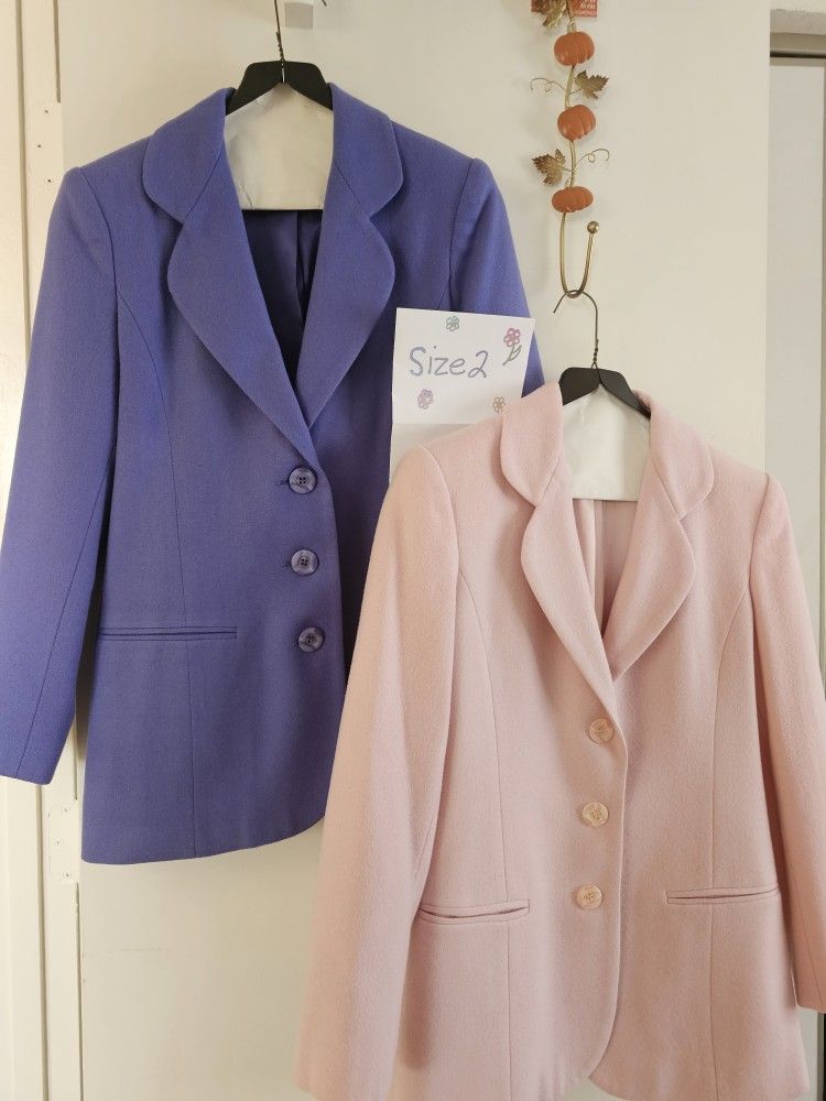 Size 2 Bloomingdales'sLightWoolBlazer