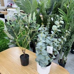 🌿 Artificial Plants – Stylish, Low-Maintenance Greenery for Any Space 🌿