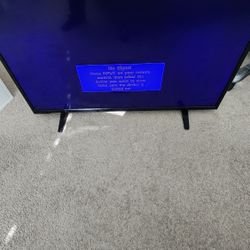 32 Inch Insignia TV comes with remote not  a smart TV 720p