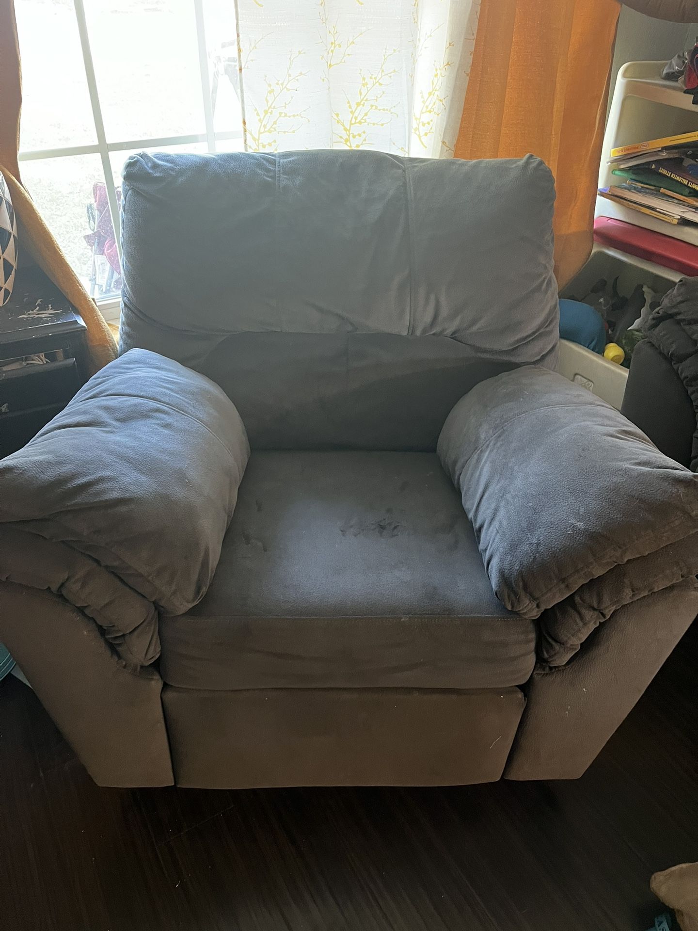 Large Couch And Recliner
