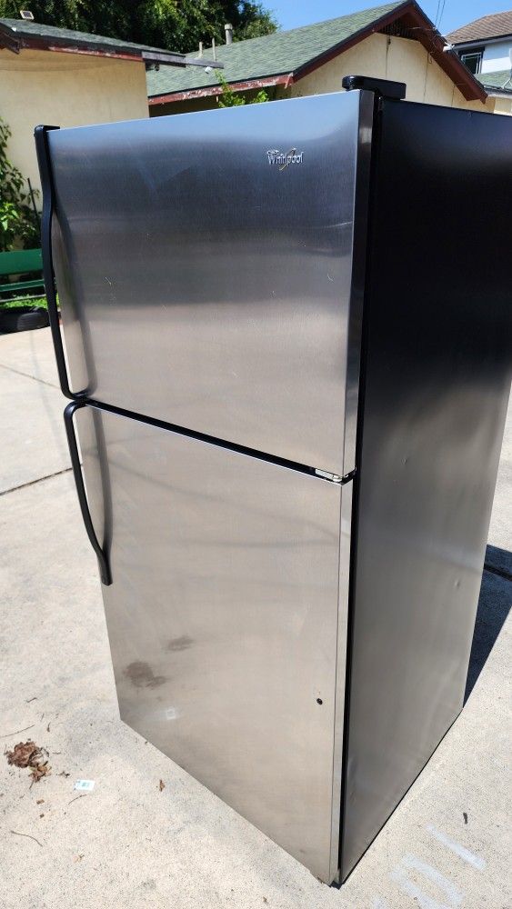 Precioso Refrigerador Whirlpool Seminuevo 6 Meses De Uso Listo Para Usar Super Limpio Lo Tengo Conectado Para Que Lo Mires Que Trabaja Bien $250