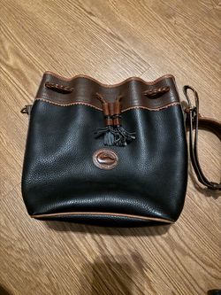 Dooney & Bourke bucket bag purse