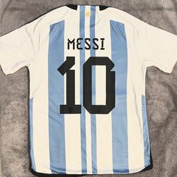 2022/23 Messi #10 Argentina Home jersey w/World Cup Badge 