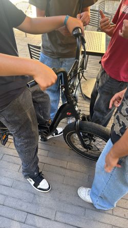 BRAND NEW RAD RUNNER 3