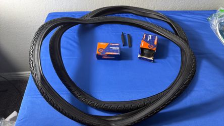 2x 700x38C Bicycle Tires + 2x 700x35-45C Inner Tubes (48mm Schrader Valve) + 2 Tire Levers