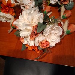 New 4pc Bouquet Set with Boutonneires