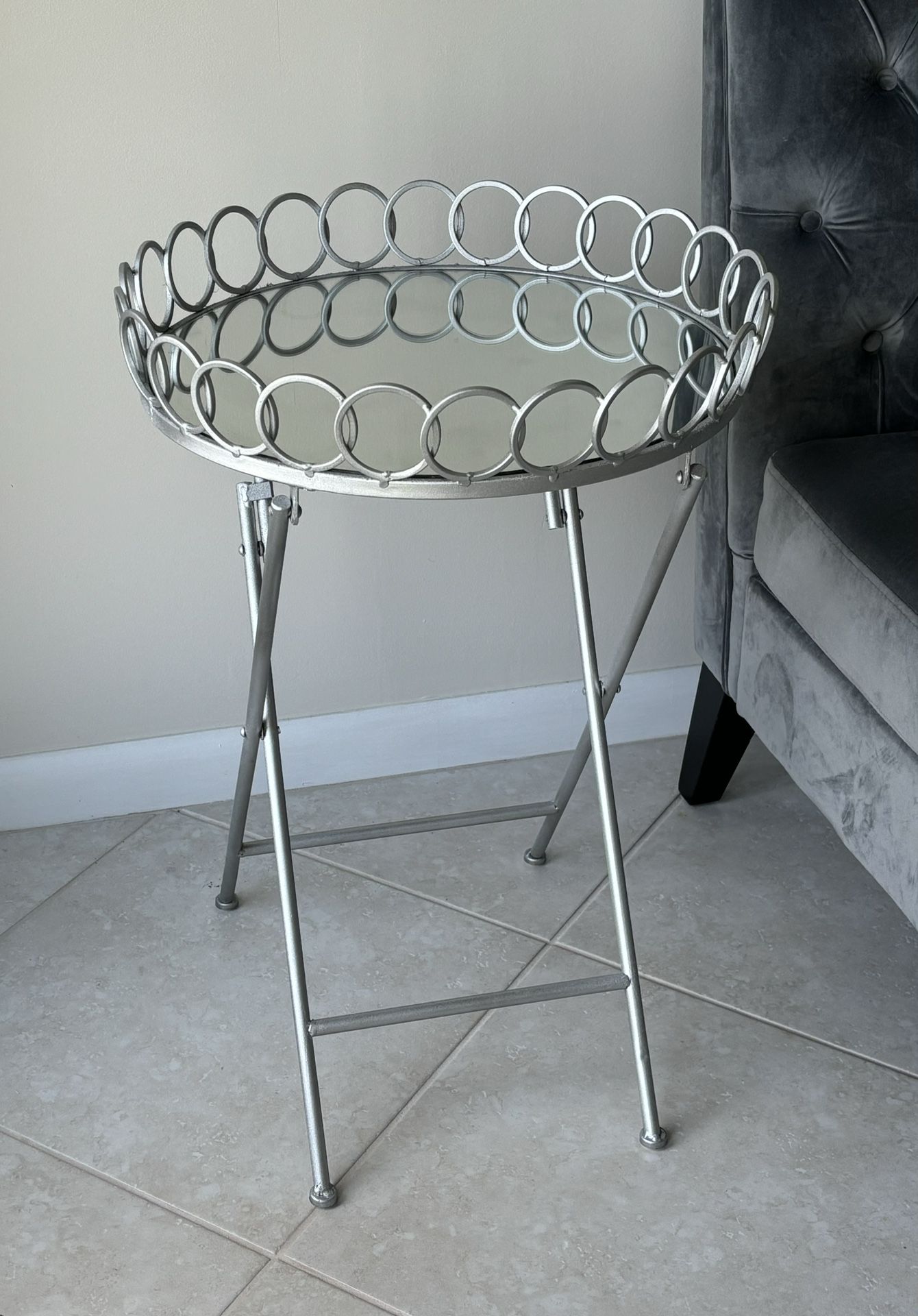 Round Silver Accent Side Table With Mirror Top