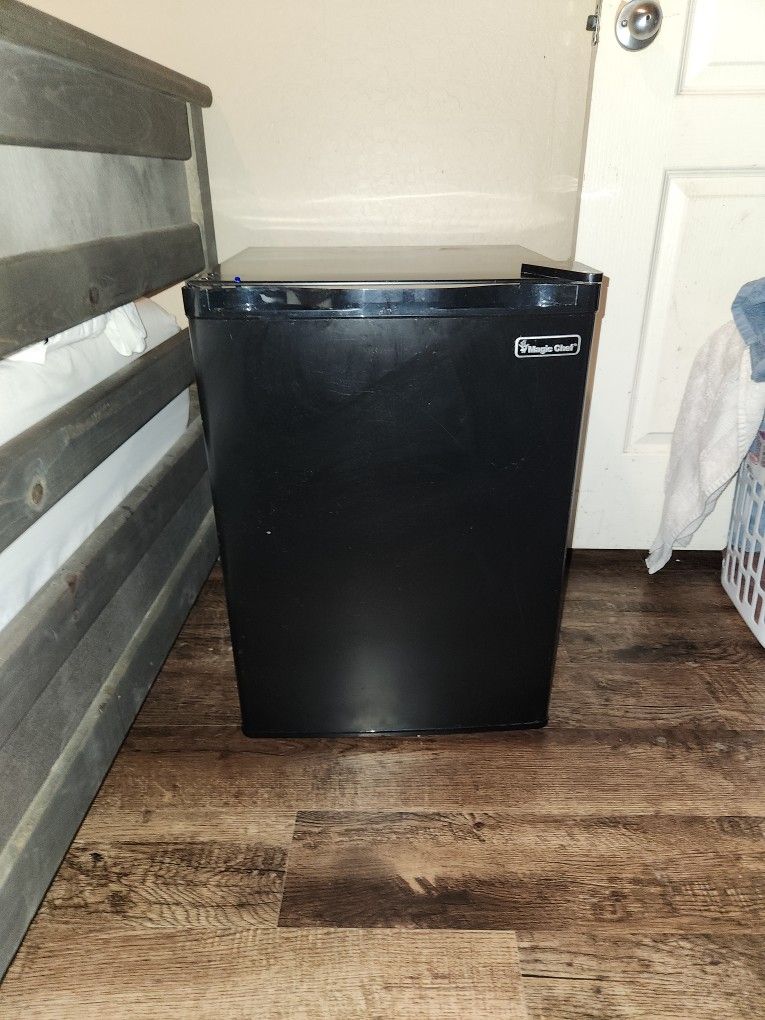 Magic Chef Mini Fridge