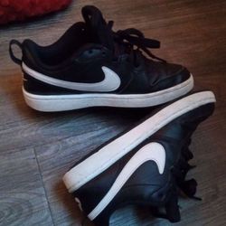 Black And White Nike Shoes