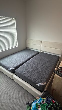 Moving out sale (READ)