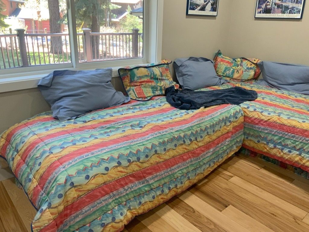 2 Twin Serta Perfect Sleepers